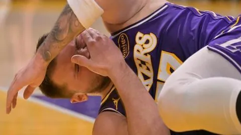 巴西两战击败法国，玛塔连续缺席两场